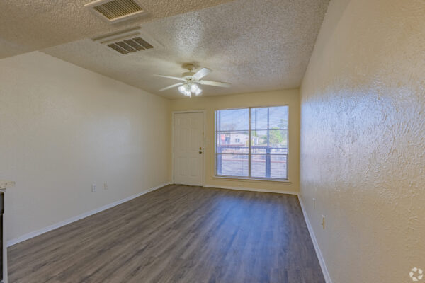 University-View-Denton_023