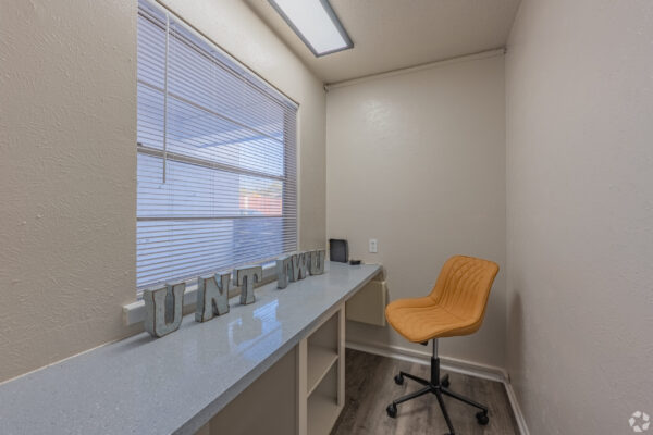 University-View-Denton_026